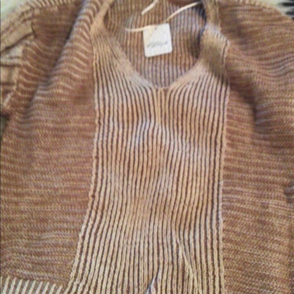 New ! RARE Rare Free People Let it rain sweater - Picture 7 of 7
